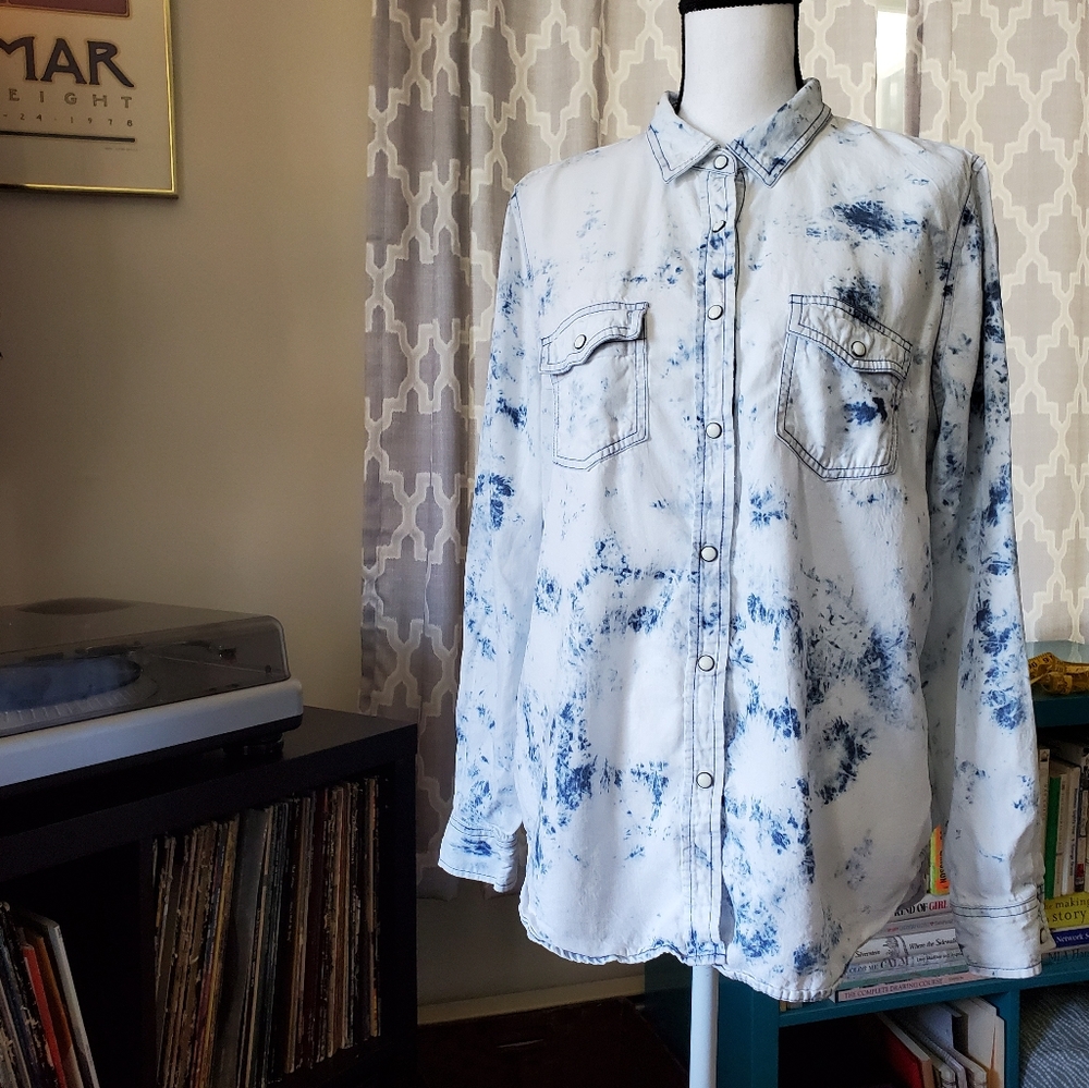 Mossimo Acid Wash Button-down with Pearl Snaps